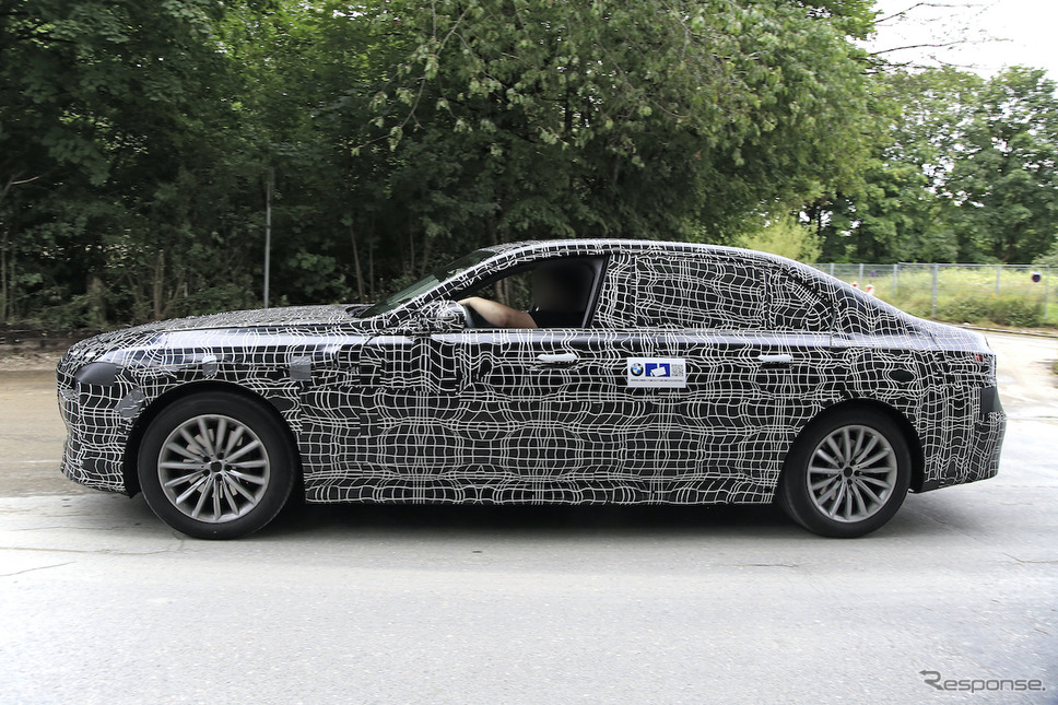 BMW 7シリーズ 次期型プロトタイプ（スクープ写真）《APOLLO NEWS SERVICE》