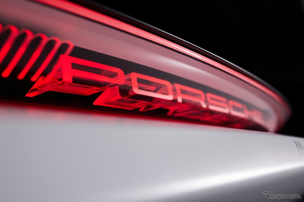 ポルシェのコンセプトカーのティザー写真《photo by Porsche》