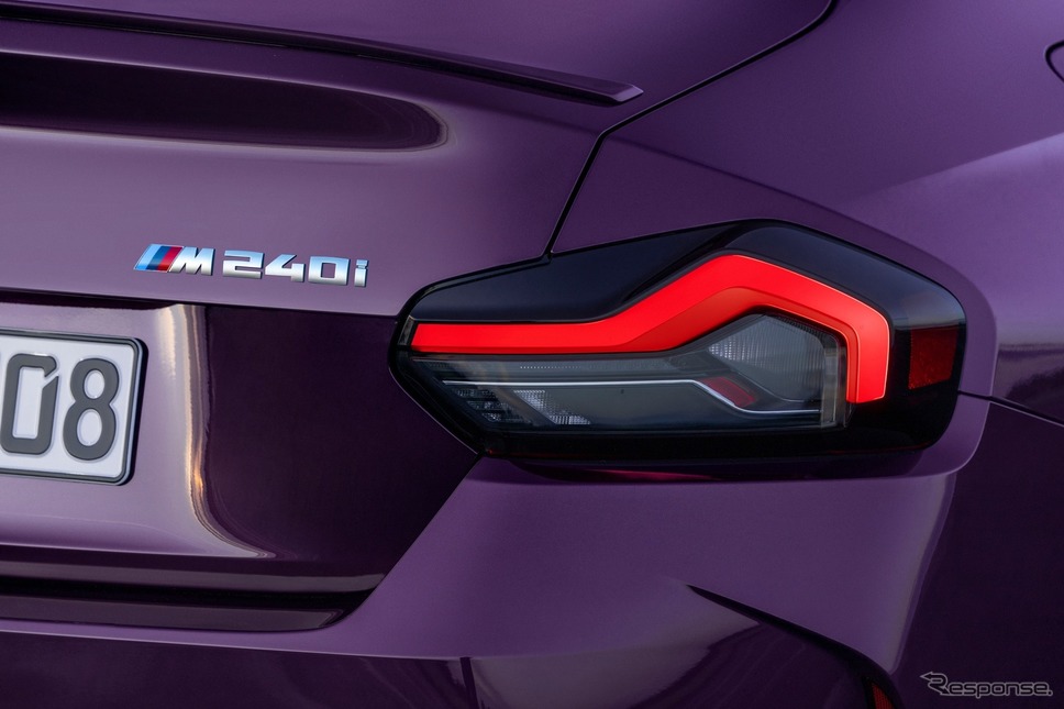 BMW 2シリーズ・クーペ 新型の「M240i xDrive」《photo by BMW》