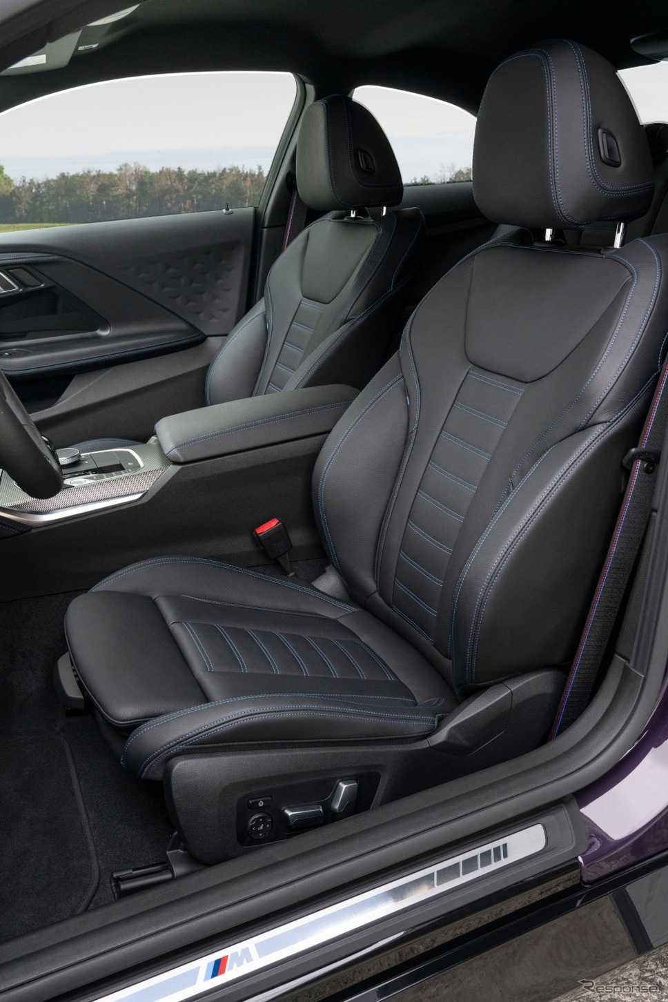 BMW 2シリーズ・クーペ 新型の「M240i xDrive」《photo by BMW》