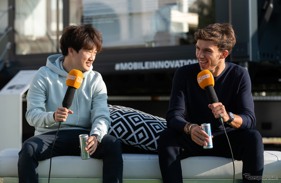 角田裕毅とピエール・ガスリー。《Photo by AlphaTauri / Red Bull》