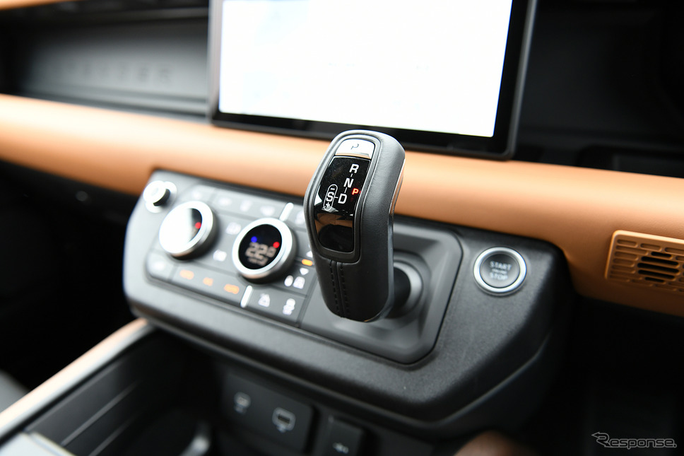 ランドローバー ディフェンダー 110 D300(ディーゼル)《写真撮影 中野英幸》