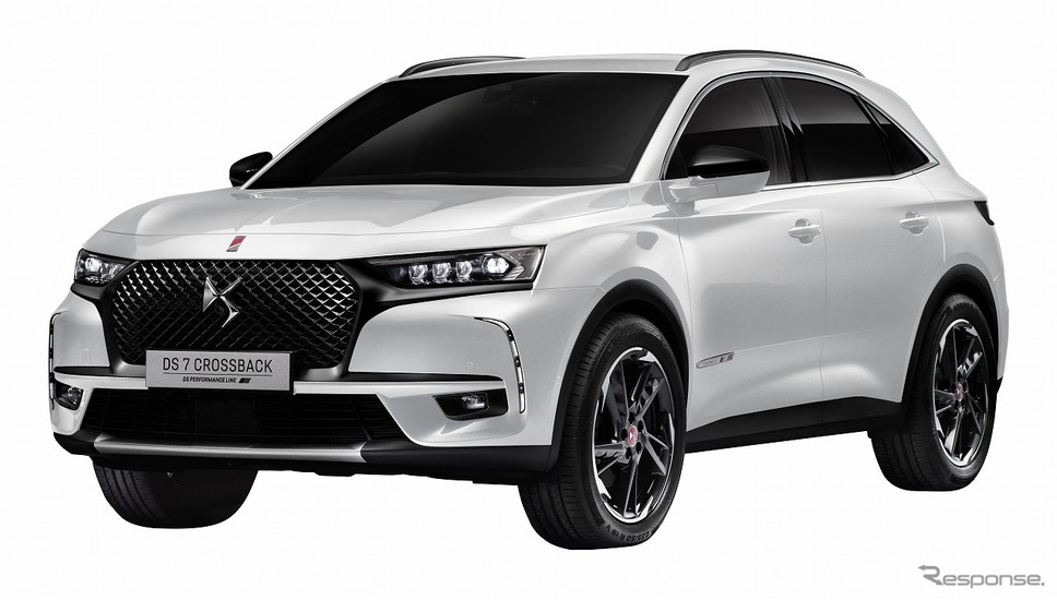 DS 7クロスバック パフォーマンスライン《写真提供 Groupe PSA Japan》