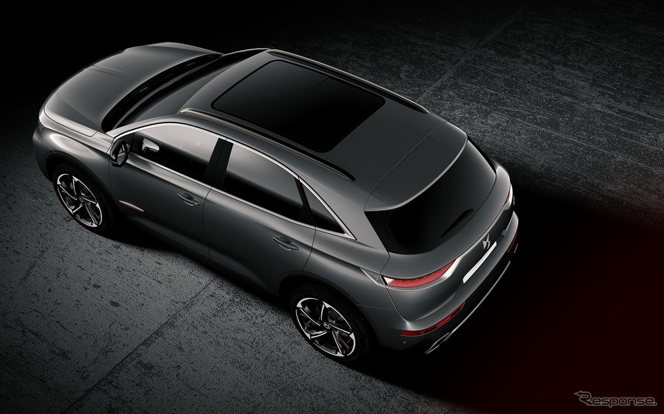 DS 7クロスバック パフォーマンスライン《写真提供 Groupe PSA Japan》