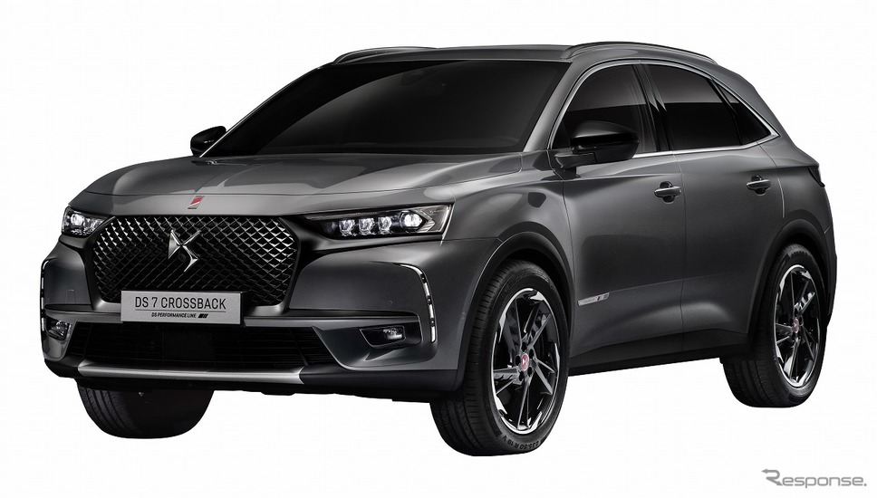 DS 7クロスバック パフォーマンスライン《写真提供 Groupe PSA Japan》