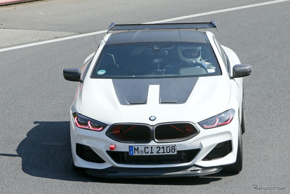 BMWが開発を進める謎の『M8』ベースのプロトタイプ（スクープ写真）《APOLLO NEWS SERVICE》
