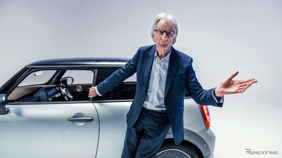 MINIのEVのワンオフモデル「STRIP」とポール・スミス《photo by MINI》