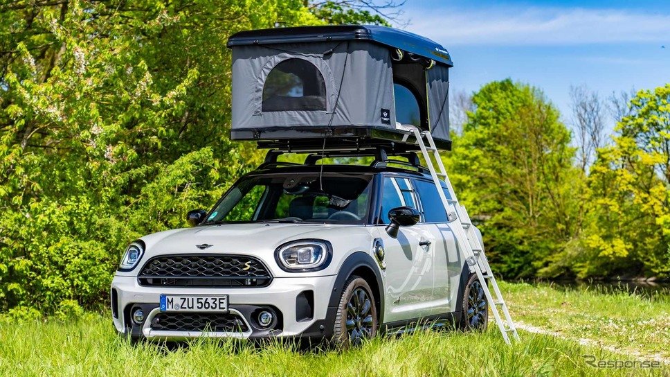 純正ルーフテントを装着したMINI『カントリーマン』(日本名:MINI『クロスオーバー』)のPHV《photo by MINI》