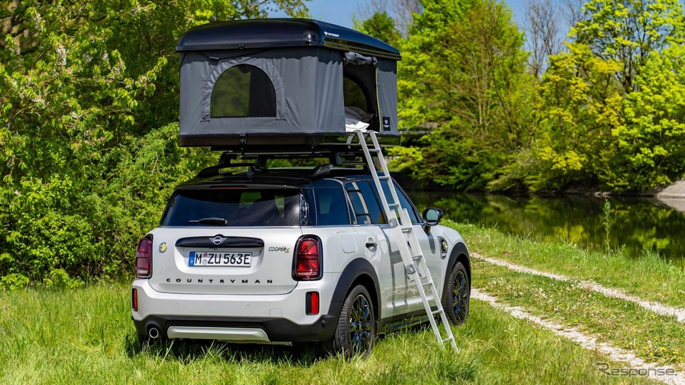純正ルーフテントを装着したMINI『カントリーマン』(日本名:MINI『クロスオーバー』)のPHV《photo by MINI》