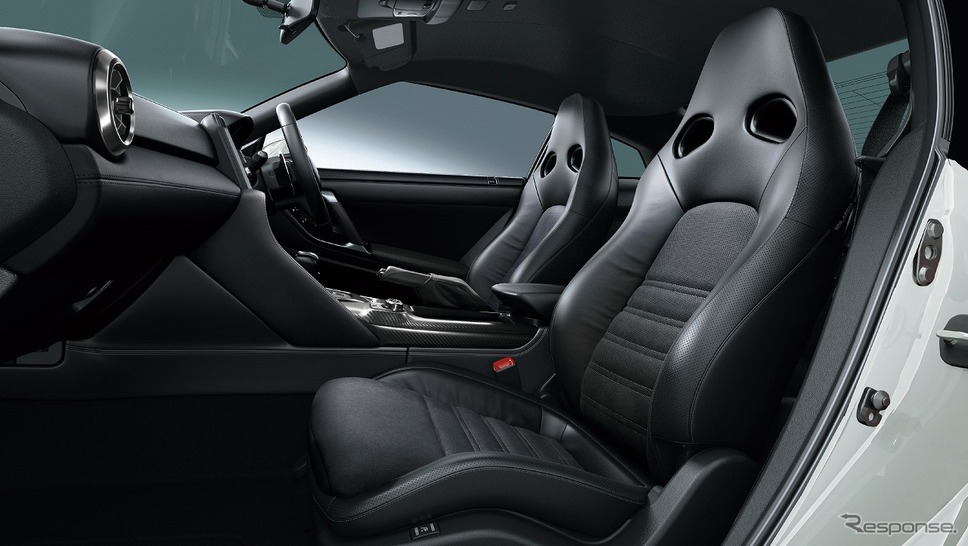 日産 GT-R ピュアエディション（内装色：ブラック）《写真提供 日産自動車》