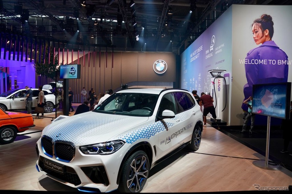 BMW iX5 ハイドロジェン(IAAモビリティ2021)《Photo by Peng Dawei/China News Service via Getty Images/ゲッティイメージズ》