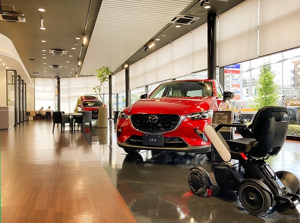 WHILLを取扱う自動車ディーラー《写真提供 WHILL》