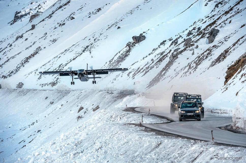 『007 スペクター』《photo by Land Rover》