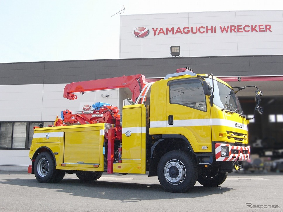 道路啓開用4輪駆動レッカー車《写真提供 ヤマグチレッカー》