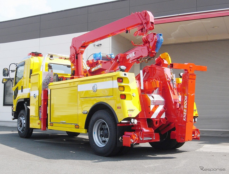 道路啓開用4輪駆動レッカー車《写真提供 ヤマグチレッカー》