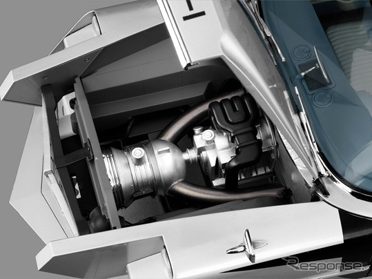 ジェットエンジンとロータリーエンジンの2系統エンジン《写真提供 アシェット・コレクションズ・ジャパン》