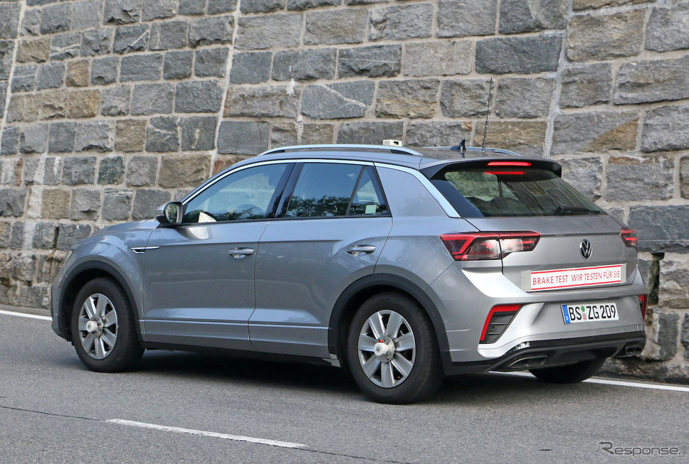 VW T-Roc R-Line 改良新型プロトタイプ(スクープ写真)《APOLLO NEWS SERVICE》