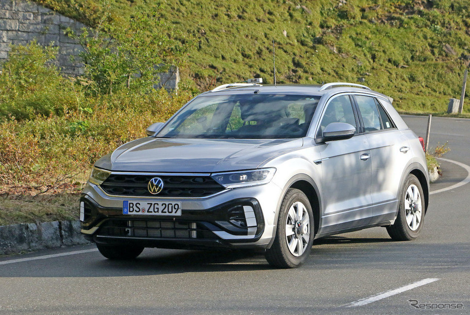 VW T-Roc R-Line 改良新型プロトタイプ(スクープ写真)《APOLLO NEWS SERVICE》