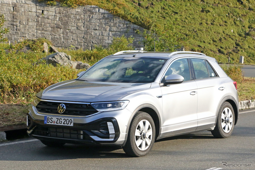 VW T-Roc R-Line 改良新型プロトタイプ(スクープ写真)《APOLLO NEWS SERVICE》