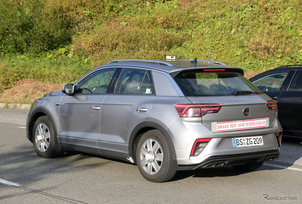 VW T-Roc R-Line 改良新型プロトタイプ(スクープ写真)《APOLLO NEWS SERVICE》