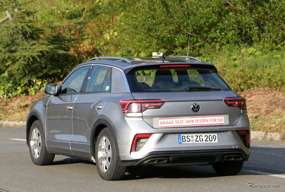 VW T-Roc R-Line 改良新型プロトタイプ(スクープ写真)《APOLLO NEWS SERVICE》