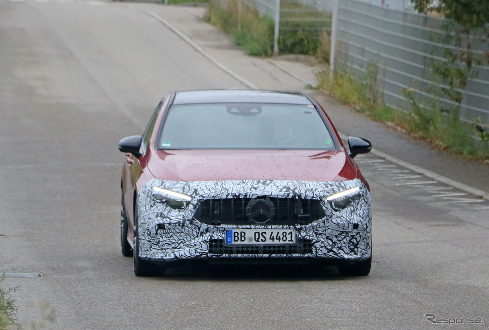 メルセデスAMG A35 改良新型(スクープ写真)《APOLLO NEWS SERVICE》