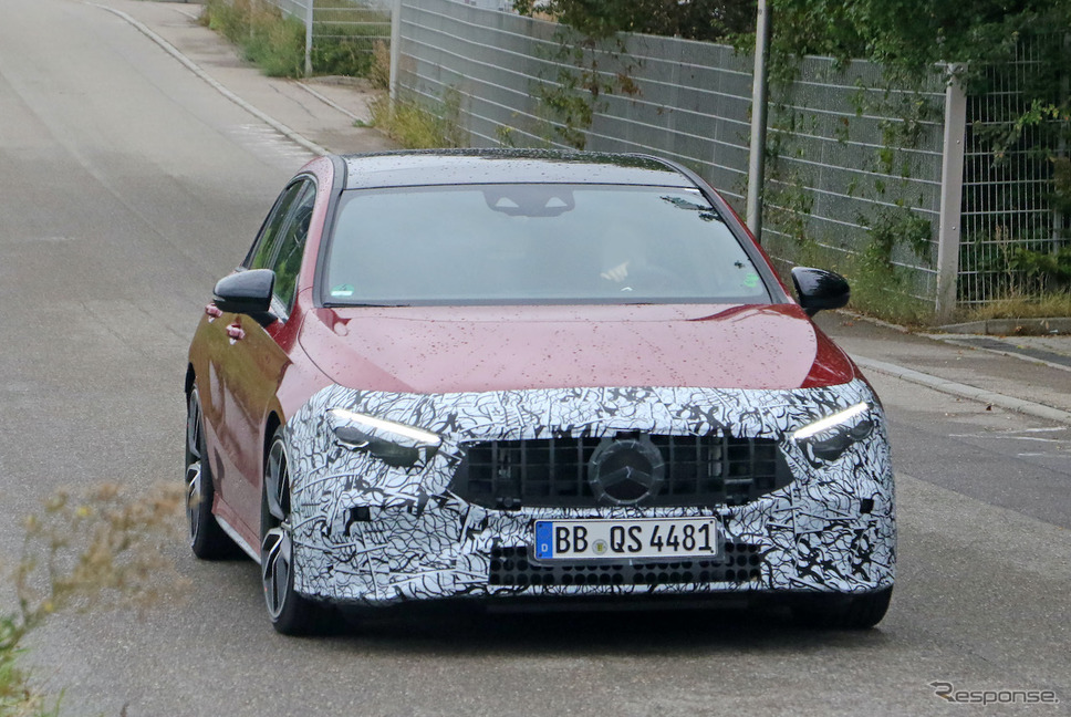メルセデスAMG A35 改良新型(スクープ写真)《APOLLO NEWS SERVICE》