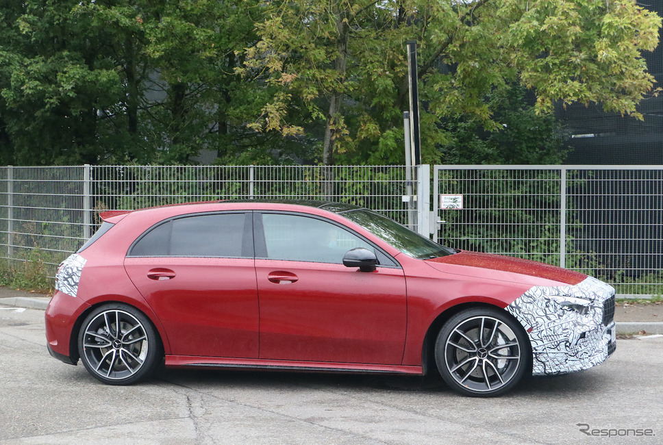 メルセデスAMG A35 改良新型(スクープ写真)《APOLLO NEWS SERVICE》