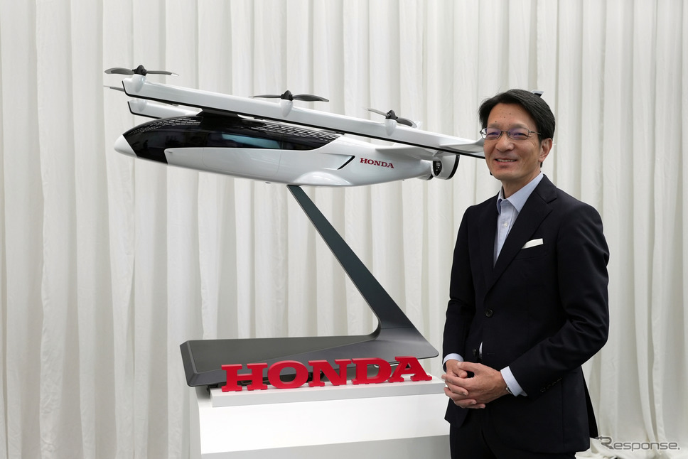 eVTOLと本田技術研究所の大津啓司社長《写真提供 ホンダ》