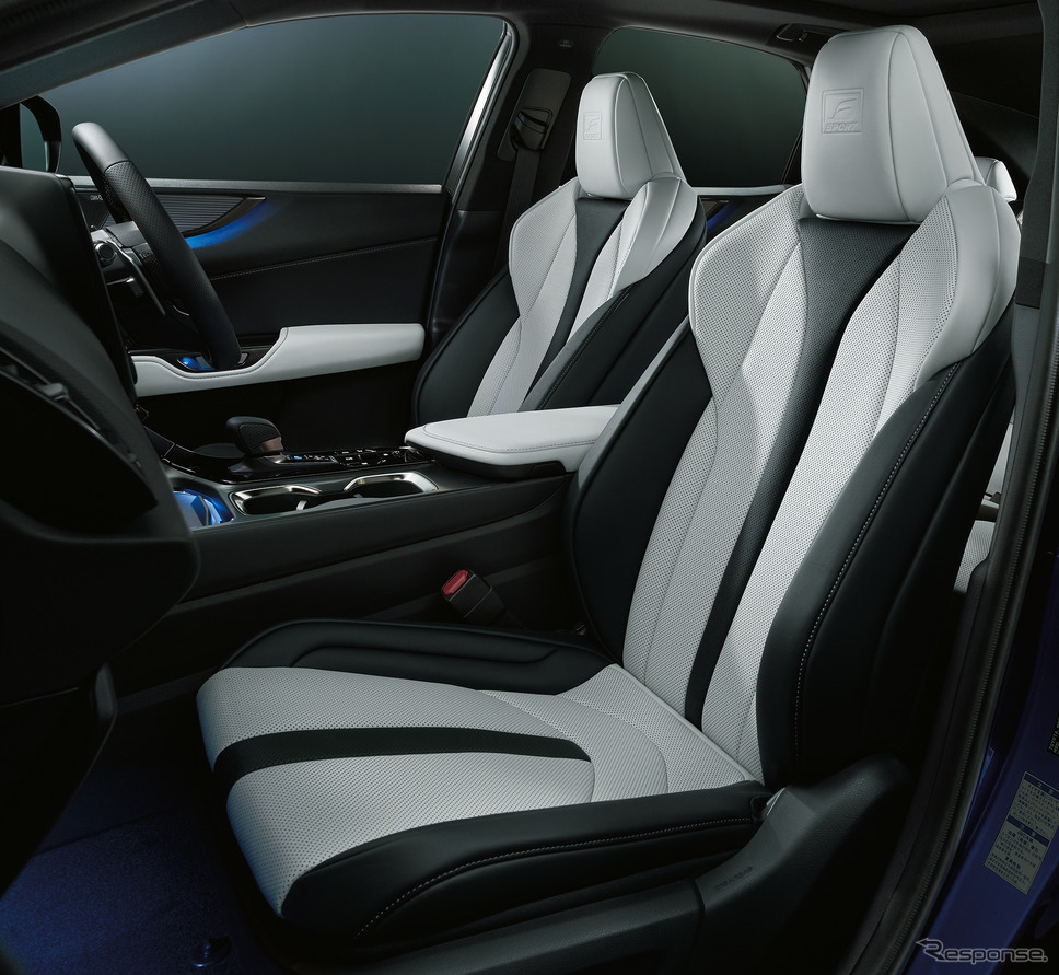インテリアカラー:F SPORT専用ホワイト《写真提供 トヨタ自動車》