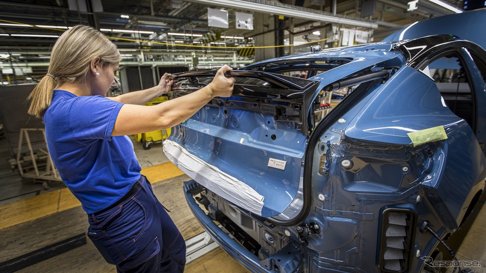 ベルギー・ゲント工場で生産を開始したボルボ C40 リチャージ《photo by Volvo Cars》