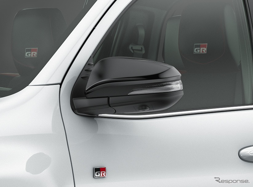 トヨタ ハイラックス Z GRスポーツサイドターンランプ付電動格納式ドアミラー（ブラック塗装）《写真提供 トヨタ自動車》