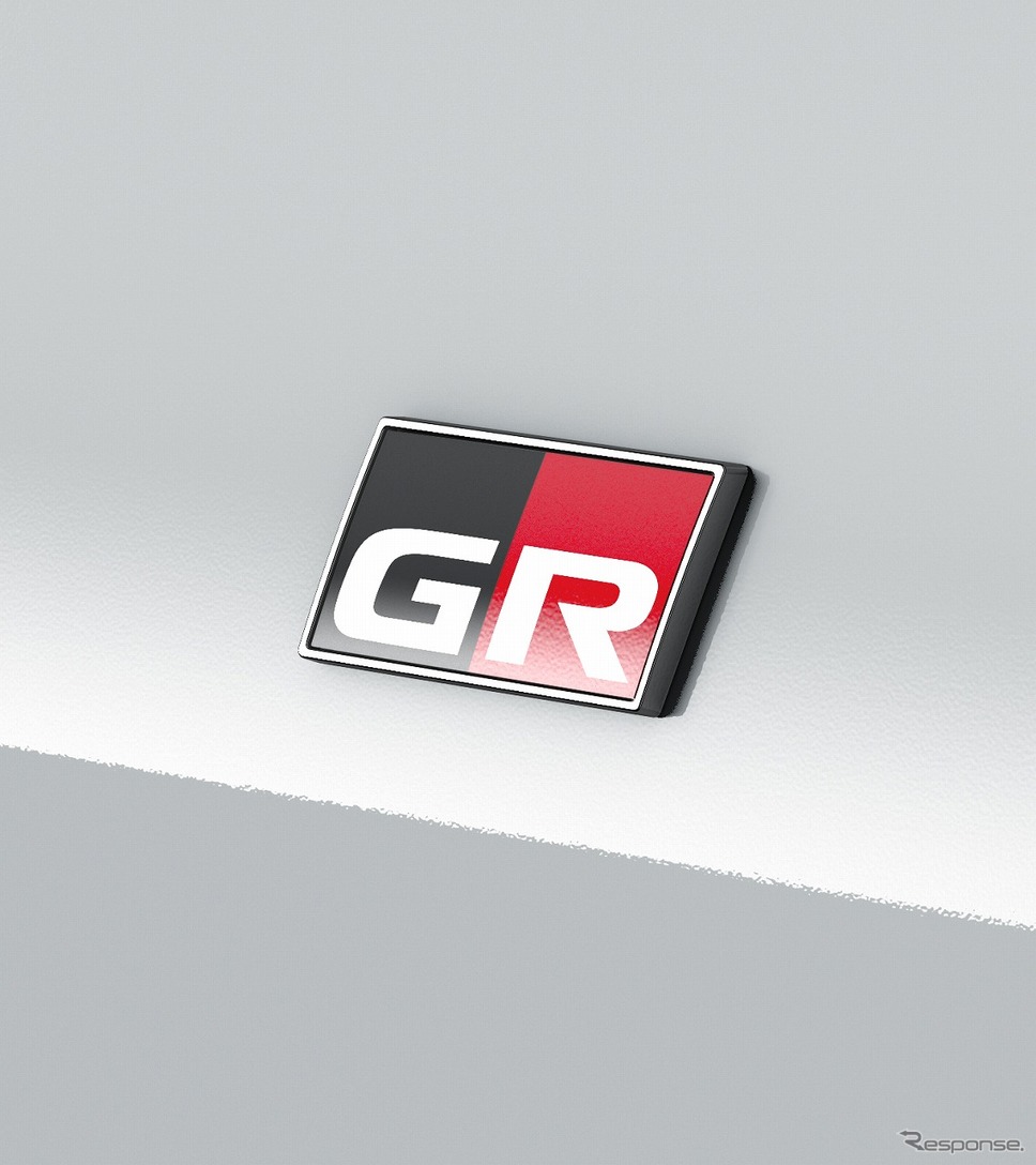 トヨタ ハイラックス Z GRスポーツ専用エンブレム（サイド）《写真提供 トヨタ自動車》