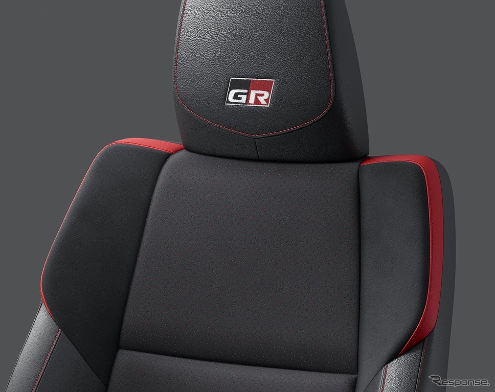 トヨタ ハイラックス Z GRスポーツ合成皮革＋スエード調シート（GR刺繍ロゴ付）《写真提供 トヨタ自動車》