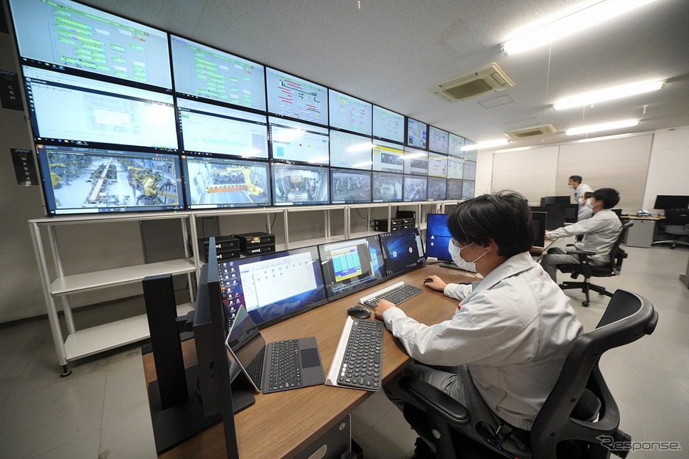 リモート設備メンテナンス《写真提供 日産自動車》