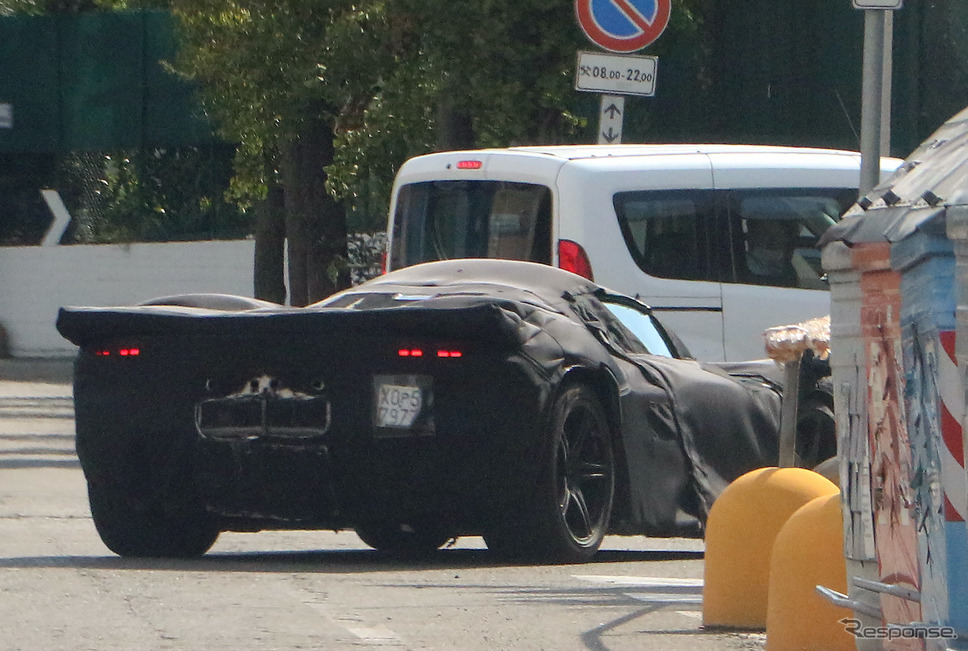 フェラーリ V12 Icona 開発車両(スクープ写真)《APOLLO NEWS SERVICE》