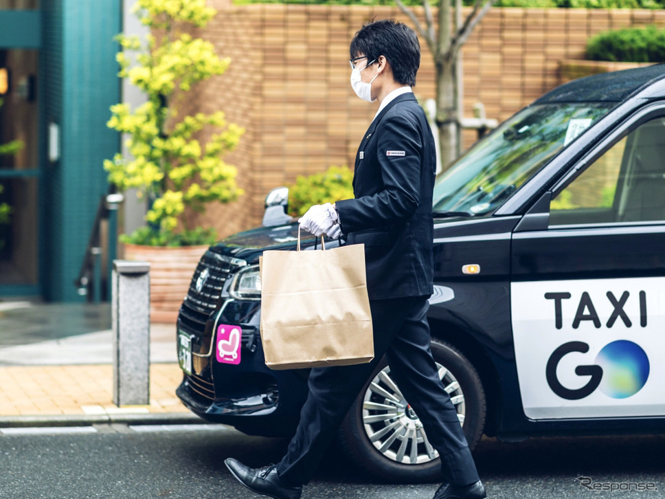 タクシーによるおせち料理をデリバリーサービスのイメージ《画像提供 モビリティテクノロジーズ》