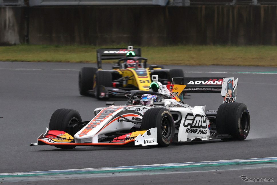 SUPER FORMULA第6戦2位の#39 阪口晴南(P.MU/CERUMO・INGING)《撮影 竹内英士》