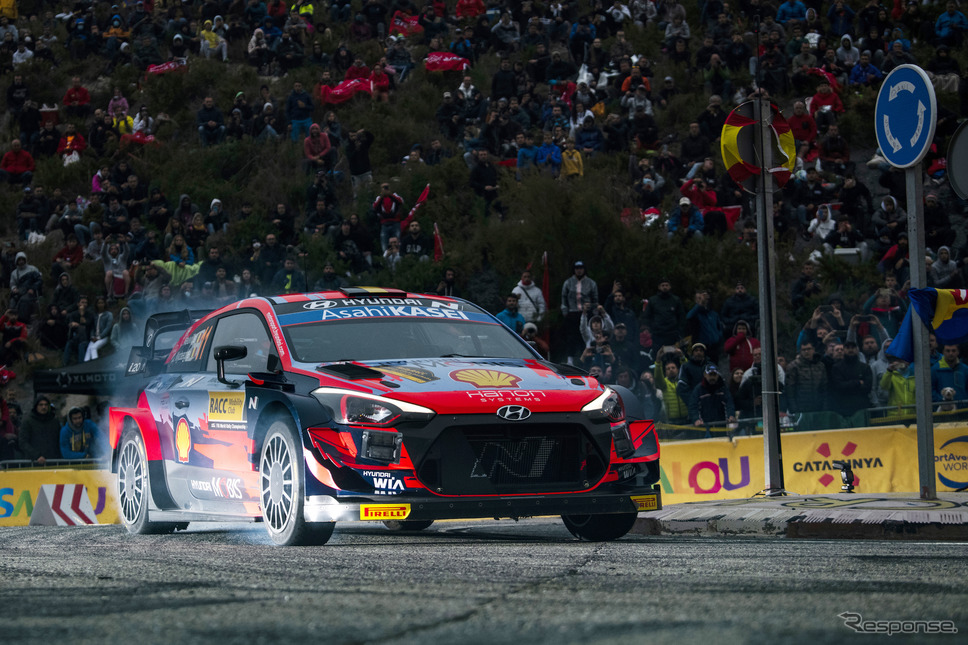 WRC第11戦スペインで優勝した#11 ティエリー・ヌービル（ヒュンダイ）。《Photo by Red Bull》
