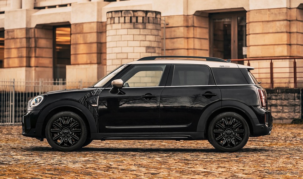 MINI クロスオーバー・シャドーエディション《写真提供 ビー・エム・ダブリュー》