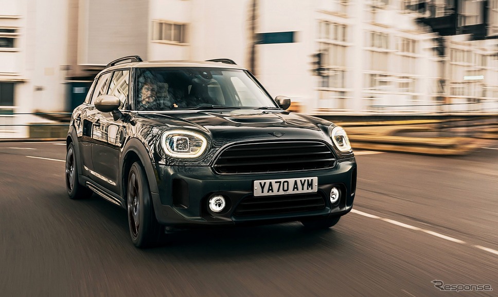MINI クロスオーバー・シャドーエディション《写真提供 ビー・エム・ダブリュー》