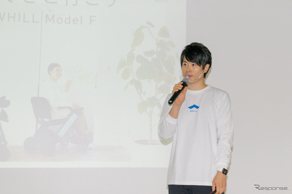 プロジェクトマネージャーの赤間礼氏が、Model Fについて説明した。《写真撮影 関口敬文》