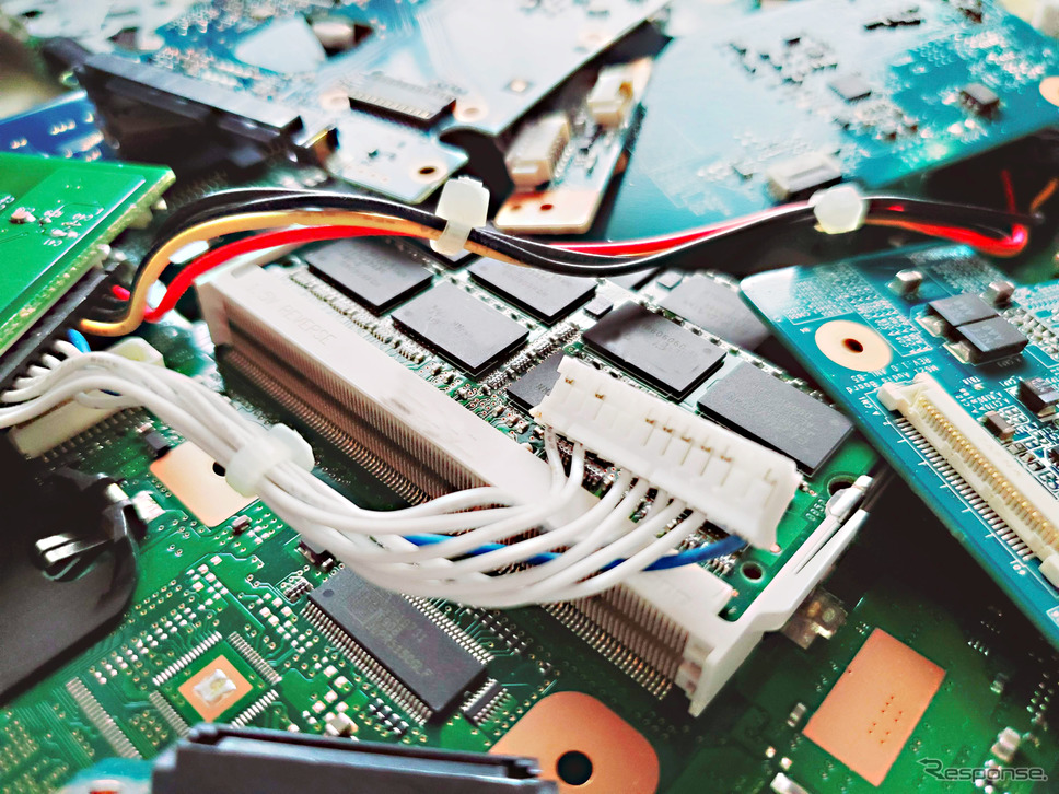 半導体を使用した電子部品(イメージ)《写真提供 写真AC》