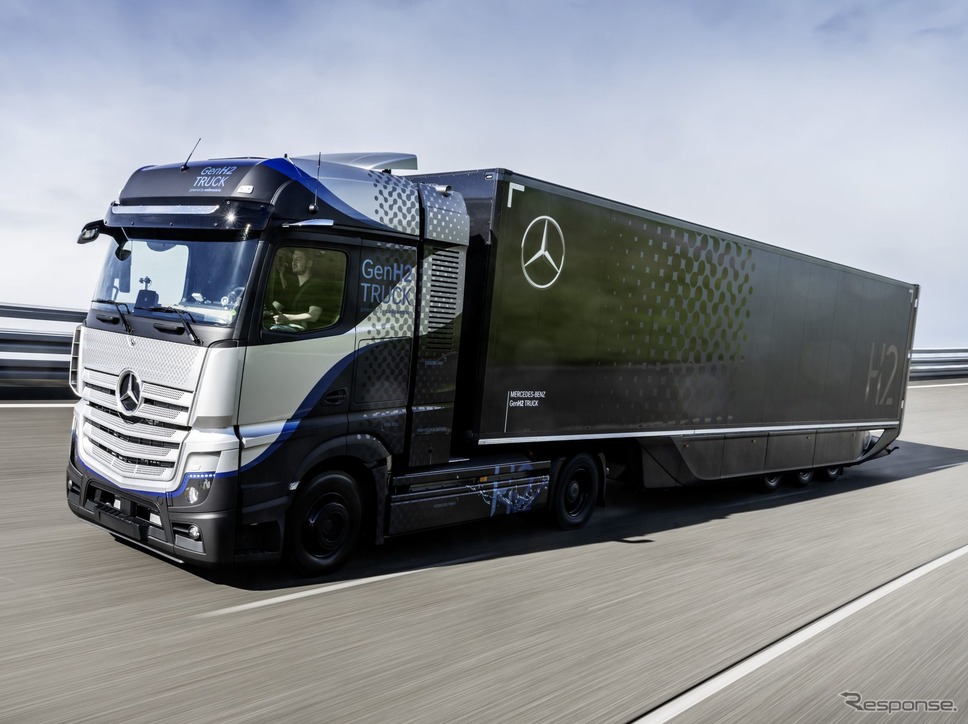 メルセデスベンツの燃料電池トラック『GenH2トラック』のプロトタイプ《photo by Daimler Trucks》