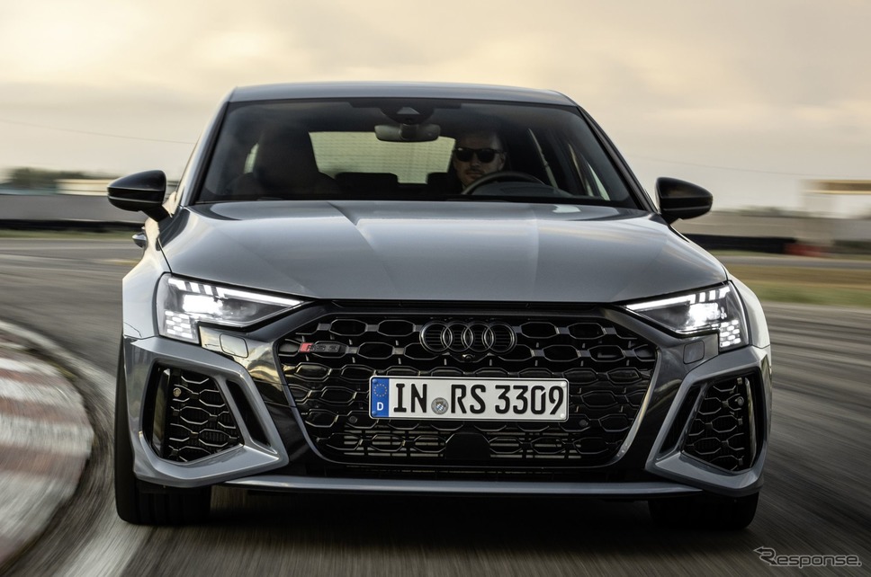 アウディ RS3 スポーツバック 新型《photo by Audi》