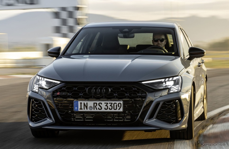 アウディ RS3 スポーツバック 新型《photo by Audi》