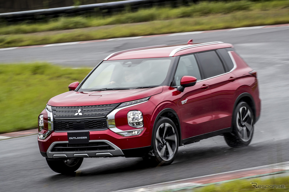 選考対象:三菱 アウトランダーPHEV《写真撮影 山内潤也》