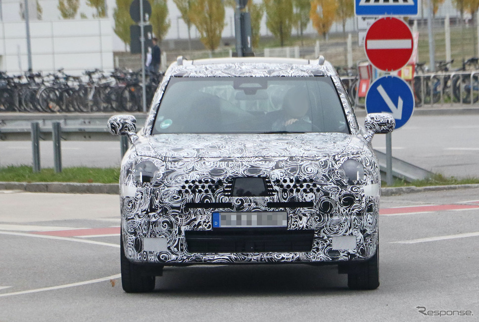 MINI クロスオーバー 次期型プロトタイプ(スクープ写真)《APOLLO NEWS SERVICE》