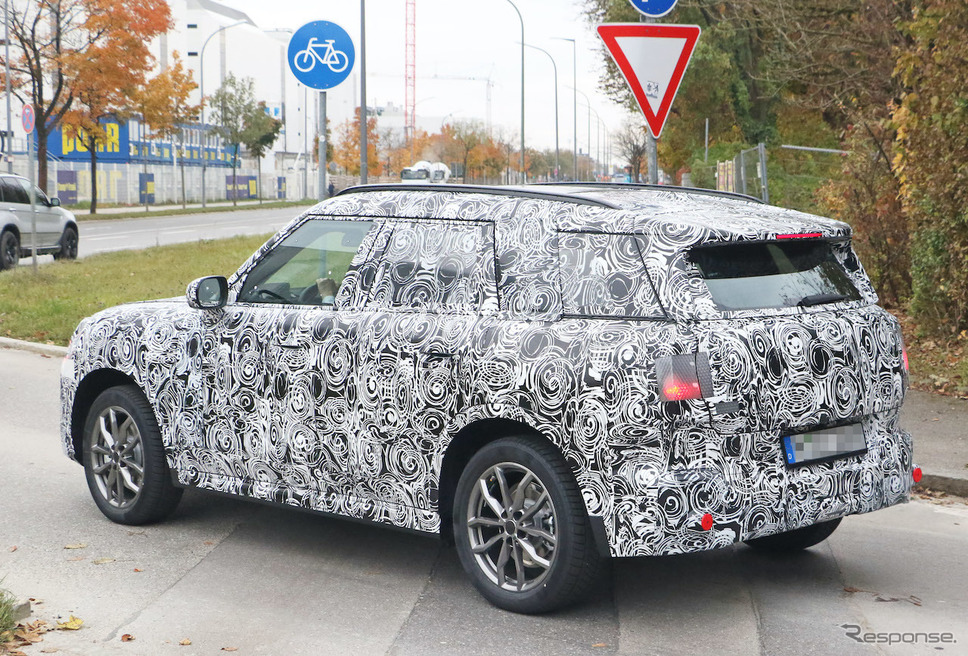 MINI クロスオーバー 次期型プロトタイプ(スクープ写真)《APOLLO NEWS SERVICE》