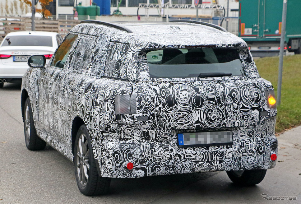 MINI クロスオーバー 次期型プロトタイプ(スクープ写真)《APOLLO NEWS SERVICE》